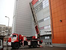 Здание «Европа Сити Молл» в Волгограде оцепили пожарные