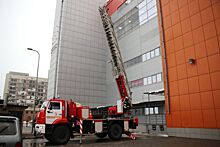 Здание «Европа Сити Молл» в Волгограде оцепили пожарные