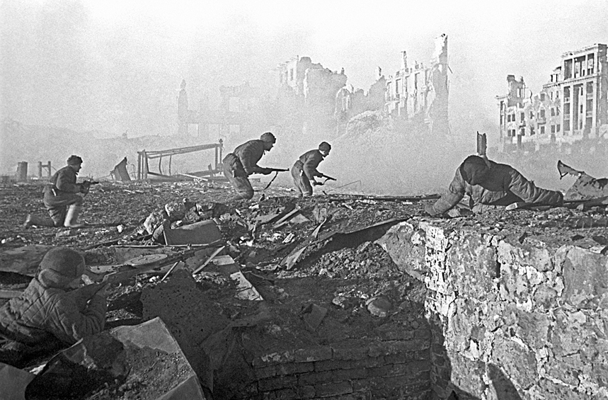 Уличные бои в Сталинграде. Штурм дома, 19 ноября 1942 года