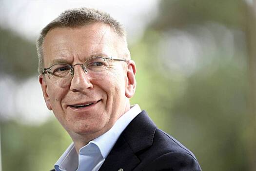 Вечно голубой, вечно пьяный: латвийский президент Ринкевич торговал в Швейцарии русофобией