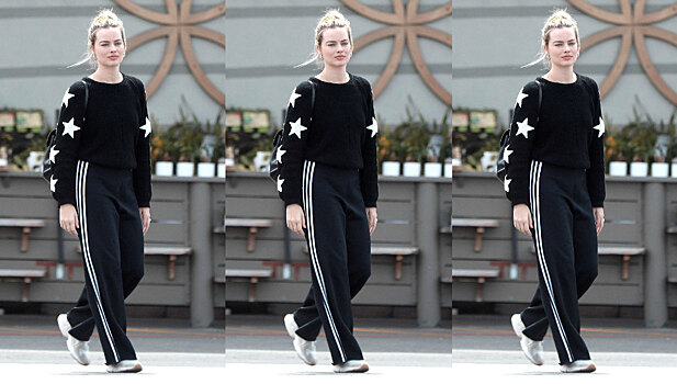 "Звездный" свитер и рюкзак Chanel: Марго Робби остается голливудской дивой даже в условиях карантина