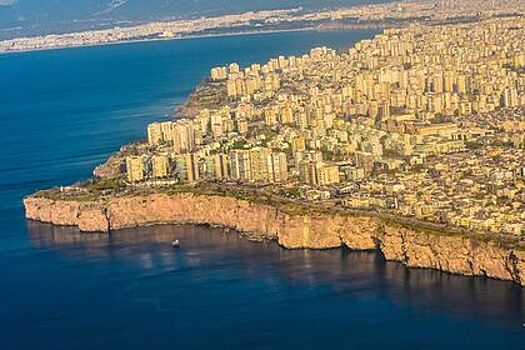 Число сделок на рынке новостроек Москвы за пять месяцев осталось на уровне прошлого года