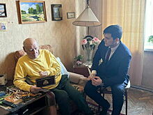 Депутат Хамзаев и его помощники поздравили ветеранов с Днем Победы