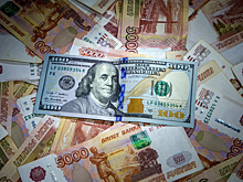 Выгодно ли покупать доллары
