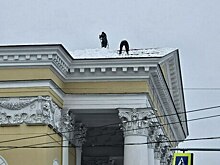 Тает снег: в здании Драмтеатра гниют перекрытия и портятся стены из-за протечек крыши