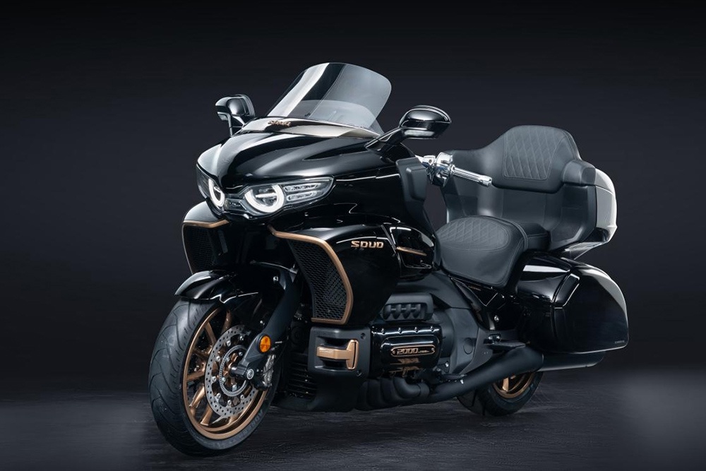 Great Wall представил свой первый мотоцикл с 8-цилиндровым «оппозитником»