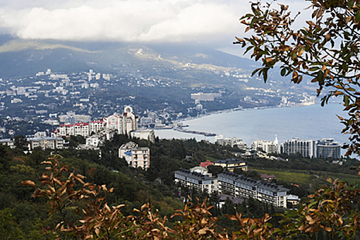 Россиянам объяснили, как дешево слетать в Крым