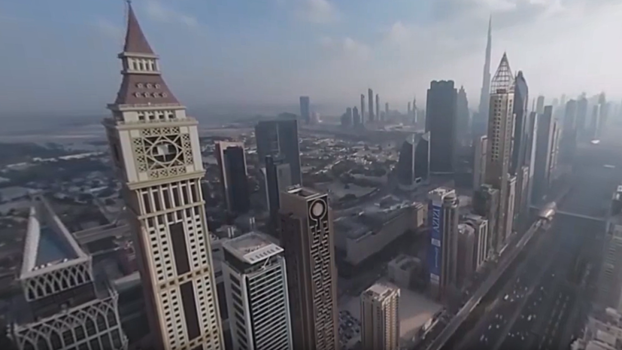 Видео 360: Свидание на вершине Башни Тысячелетия