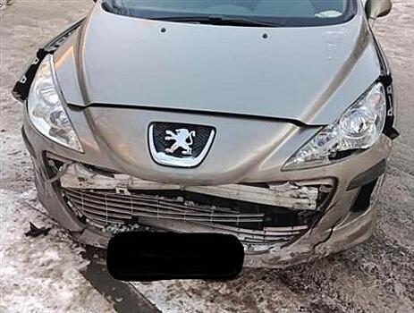 Водитель Peugeot устроил ДТП с четырьмя автомобилями в Самаре