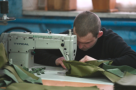 На производствах появятся общежития для заключённых