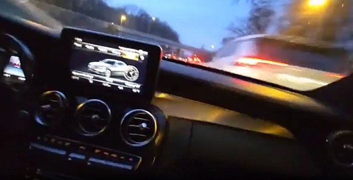 Сразу два идиота-блогера разбили свои Mercedes-Benz в прямом эфире