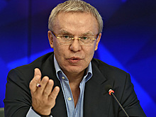 Зрителей удивило одновременное выступление Фетисова в прямых эфирах двух каналов