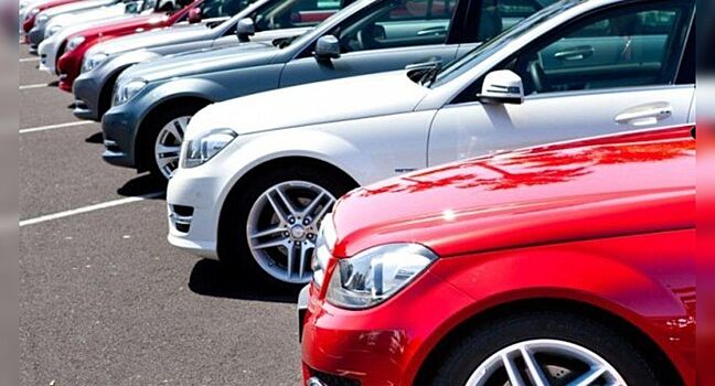 Чем сейчас торгуют на автомобильных рынках, рассказали эксперты