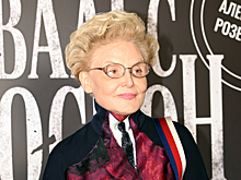 Ведущая Елена Малышева сообщила о поисках стилиста и предъявила три требования