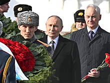 Путин принял участие в возложении венков к Могиле Неизвестного Солдата