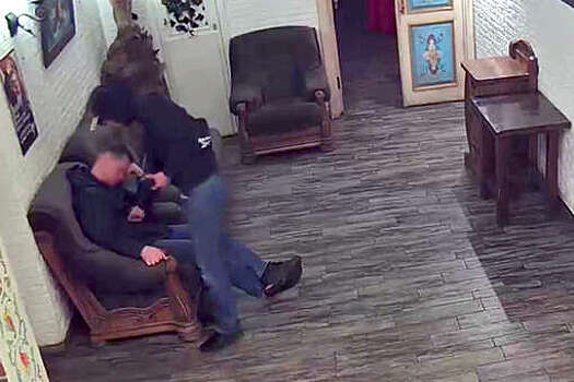 В Подмосковье мужчина обокрал крепко уснувшего посетителя ресторана