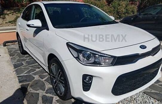 Kia Rio нового поколения «засветилась» без камуфляжа