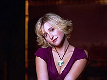 Звезду сериала "Тайны Смолвиля" Эллисон Мак обвинили в руководстве секс-сектой