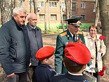 В Пензе первоклассники поздравили 96-летнего ветерана