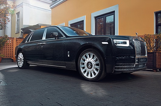 Редчайший Rolls-Royce с метеоритом в салоне продадут в России