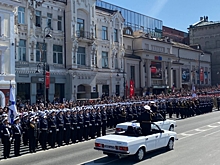 Курсант ТОВВМУ из Владивостока сделал предложение своей девушке на параде в Москве