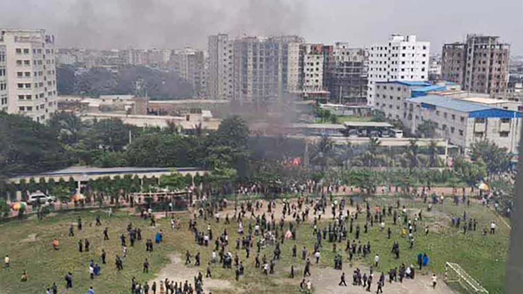 Nevarni incidenti v zračnem prostoru: Skorajšnje trčenje med potniškim in vojaškim letalom ter padec trenažnega letala na šolo