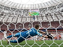 Российские хоккеисты поддержали сборную России по футболу в матче с Испанией