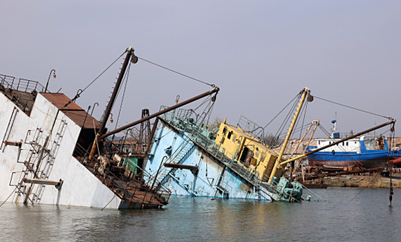В порту Мариуполя заметили два грузовых судна
