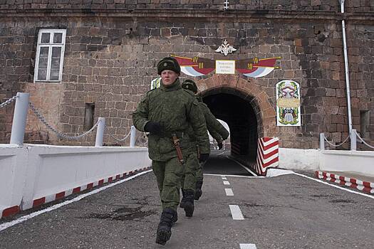 Ереван и Баку захотели вывести российские войска из Армении