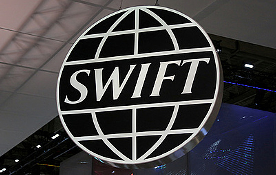 Страны G7 планируют отключить некоторые банки РФ от SWIFT и ограничить работу ЦБ