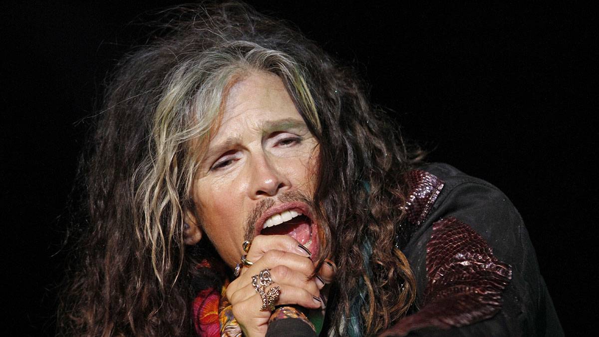 Группа Aerosmith перенесла прощальный тур из-за травмы гортани солиста Тайлера