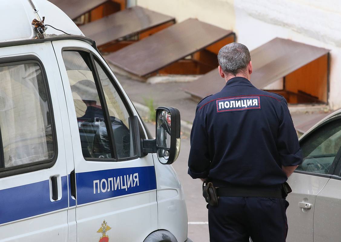 Стрелявшего в подмосковных полицейских россиянина заочно арестовали