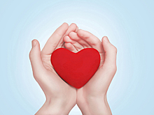 Более половины россиян готовы помогать пожилым и нуждающимся людям