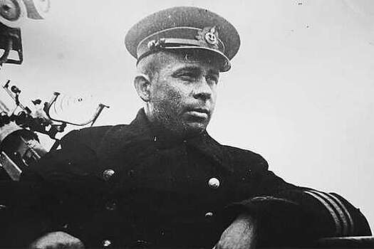 Азаров: власти Одессы демонтировали мемориальную доску подводнику Маринеско