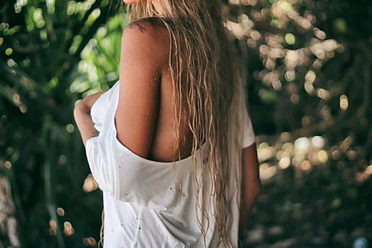 Трех россиянок депортировали с Бали за проституцию