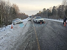 В Бурятии столкнулись три легковушки и большегруз
