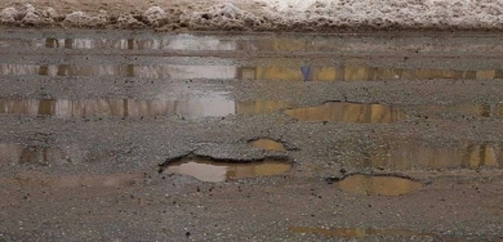 «Лунные» дороги сподвигли костромских водителей на флешмоб