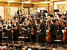 100–летие Революции и "Будущее время"