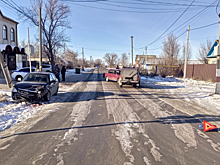 В Ершове столкнулись три отечественных авто. Один человек пострадал