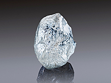 Российская компания задумала продать гигантский алмаз