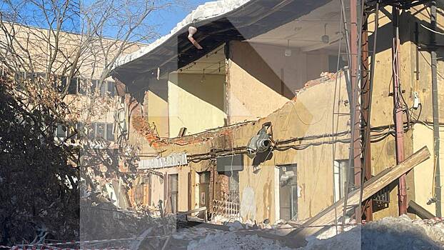 Стена дома на втором этаже обрушилась на юге Москвы
