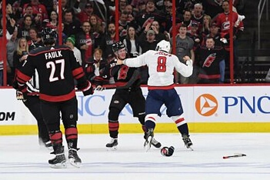 Бойцам UFC показали «свирепую схватку» Овечкина со Свечниковым: просто фантастический бой