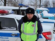 В Новосибирской области инспекторы ДПС спасли граждан от холода