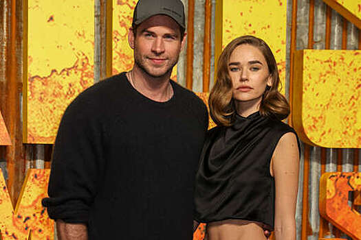 Модель Габриэлла Брукс спровоцировала слухи о помолвке с актером Лиамом Хемсвортом