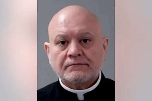 Священник сделал замечание подростку с длинными волосами и почистил ими зубы