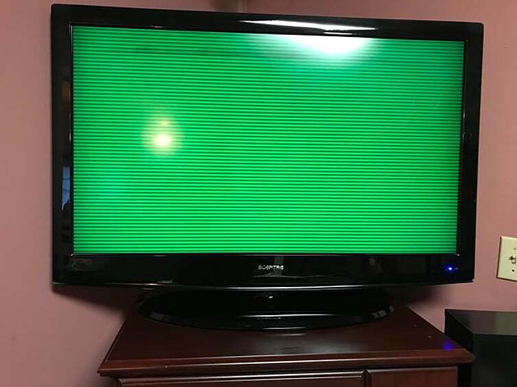 «1-й день карантина — сломался телевизор»