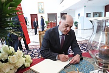Запись от имени Лукашенко оставлена в книге соболезнований в посольстве Ирана