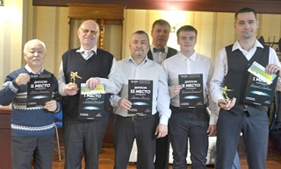 Депутат Яунгад оказался на вершине пирамиды