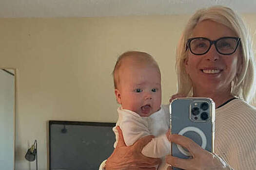 Певица Алена Свиридова впервые показала родившуюся в Канаде внучку