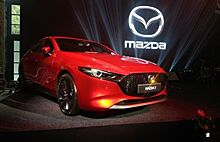 С внеклассовым подходом. Mazda3 четвертого поколения официально представлена в России.